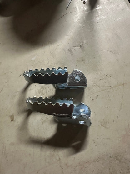 Oem crf 110 footpegs